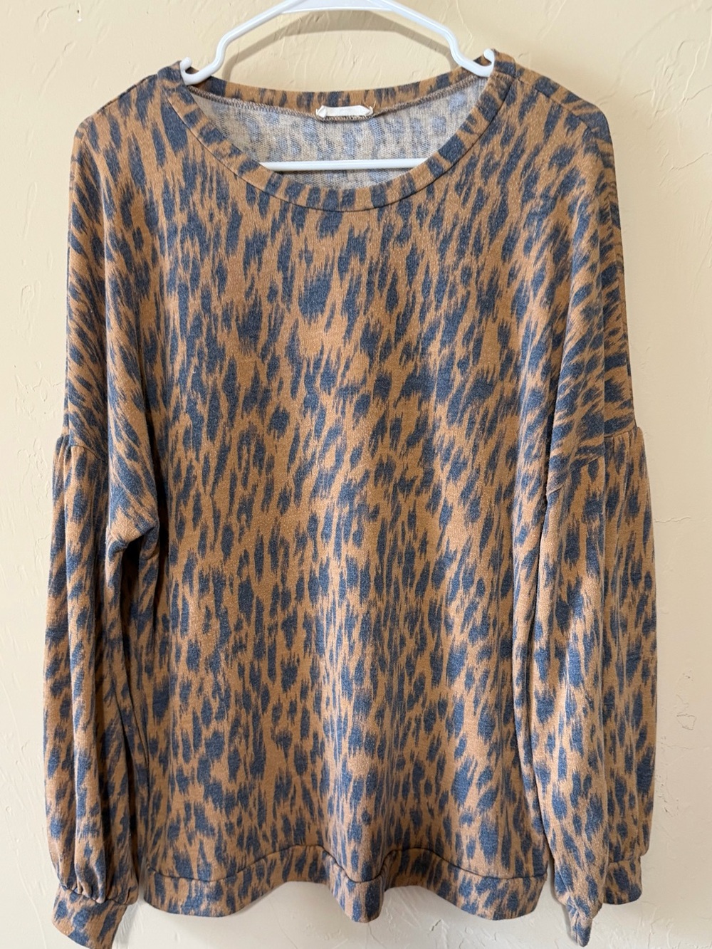 entro Tan and Black Leopard-Print Long Sleeve Crew Top